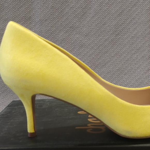 Charles David Angelica  Pump Light Yellow -8 - Picture 9 of 13